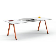 現代簡約會議桌配金屬腳架,適合創意辦公室傢俬及洽談區設計 Modern minimalist conference table with metal legs, suitable for creative office furniture and negotiation area design