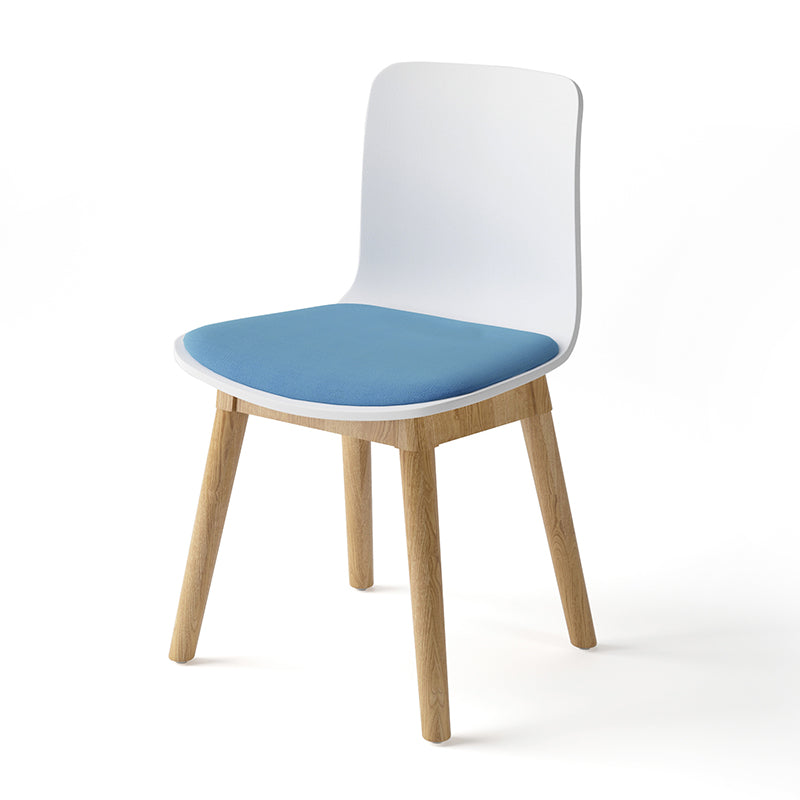 時尚餐桌椅,現代塑料一體成型座椅,搭配金屬或木質腿架。圖中展示藍色雪橇底座、橙色扶手款及黃色木腿款,適合家居或咖啡廳使用。Modern fashionable dining chairs with ergonomic molded plastic seats and metal or wood legs. Shown in blue sled base, orange with arms, and yellow wood legs variants for home or cafe.