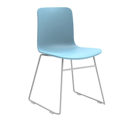 時尚餐桌椅,現代塑料一體成型座椅,搭配金屬或木質腿架。圖中展示藍色雪橇底座、橙色扶手款及黃色木腿款,適合家居或咖啡廳使用。Modern fashionable dining chairs with ergonomic molded plastic seats and metal or wood legs. Shown in blue sled base, orange with arms, and yellow wood legs variants for home or cafe.