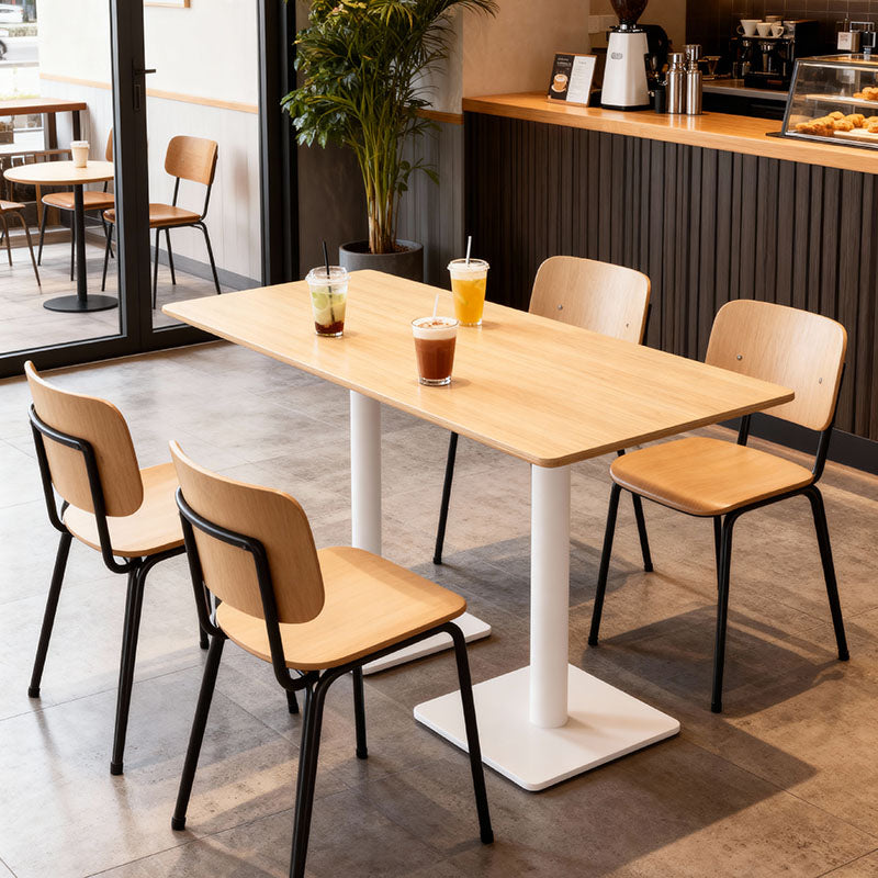 輕奢仿大理石紋餐桌|白色石紋桌面搭配黑色金屬中柱腳,四人位現代餐廳皮質餐椅組合。現代簡約咖啡餐桌|淺木紋桌面白色中柱圓盤底座,搭配曲木靠背椅,休閒咖啡廳雙人座位。Modern cafe table with light wood top and white pedestal base, paired with curved plywood chairs, casual coffee shop seating。Luxury faux marble dining table, white stone-look top with black pedestal base, modern 4-person leather chair dining set