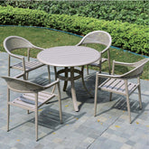 全鋁圓桌配四張鋁椅,設計簡約,適合戶外咖啡廳、平台。Outdoor round aluminium table and chairs set, ideal for Hong Kong patio and café.