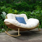 北歐風戶外休閒搖椅,實木底座白色坐墊藍色抱枕,陽台庭院適用,室內外兩用 | 户外休闲摇椅 | Nordic outdoor rocking chair