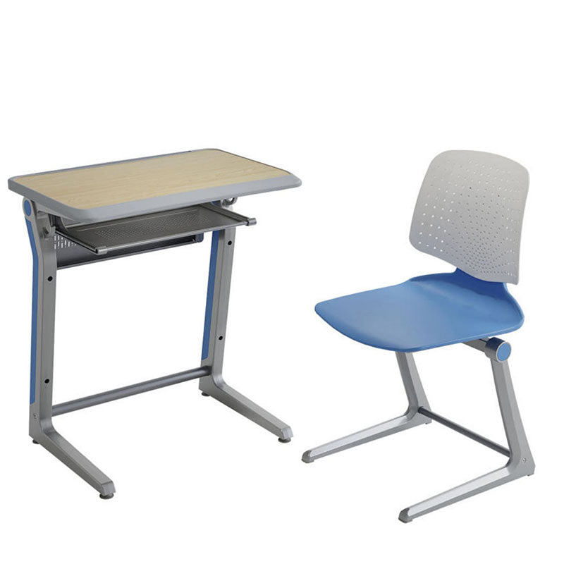 高級鋁合金課桌椅現代教室佈置,多套學生桌椅整齐排列,採用人體工學設計,適合學校培訓課室傢俬。Premium aluminum alloy school desk and chair set displayed in modern classroom layout, ergonomic design for students learning environment.