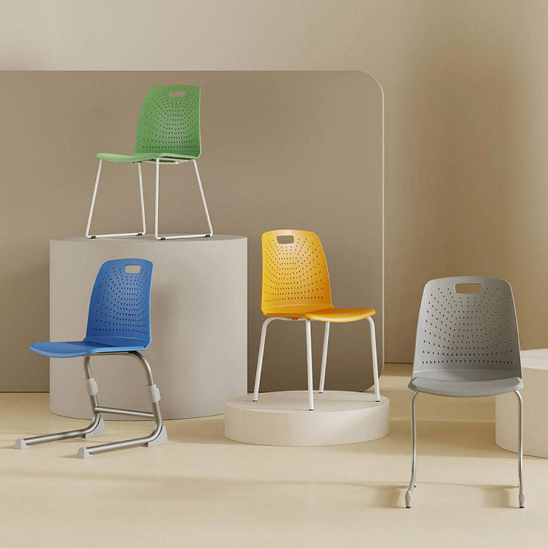 高級學生課椅多色選擇系列,包含藍、綠、黃、灰色款式,透氣防滑設計,符合人體工學,適合各類學校課室使用的堆疊椅。Premium student chair collection in multiple colors—blue, green, yellow, grey—featuring breathable perforated back, ergonomic design, and stackable structure for schools.