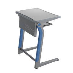 高級鋁合金課桌椅現代教室佈置,多套學生桌椅整齐排列,採用人體工學設計,適合學校培訓課室傢俬。Premium aluminum alloy school desk and chair set displayed in modern classroom layout, ergonomic design for students learning environment.