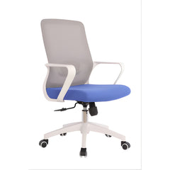網布中背辦公椅,人體工學支撐設計,適合會議室和洽談區使用。 The mesh back office chair features an ergonomic support design, suitable for use in meeting rooms and negotiation areas.