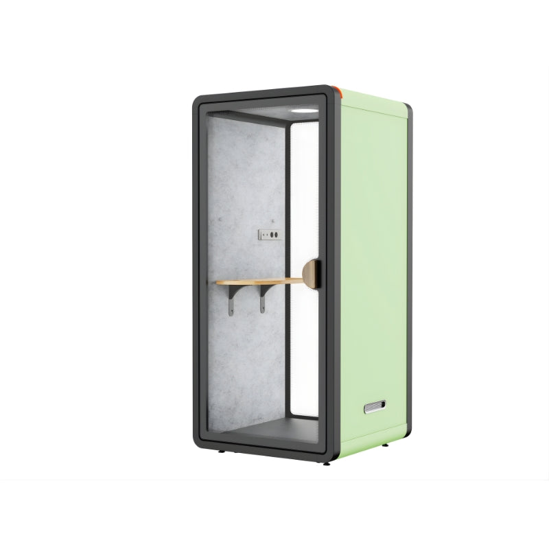 現代辦公室靜音艙,單人電話亭式隔音倉,配備透明鋼化玻璃門、內置LED照明及吸音棉隔音艙,提供私密隔音工作間適合視像會議及專注工作 Modern silent office cubicle, single-person telephone booth-style soundproof cabin, equipped with transparent tempered glass doors, built-in LED lighting and sound-absorbing cotton soundproof cabin, providing a private soundproof workspace suitable for video conferences and focused work.