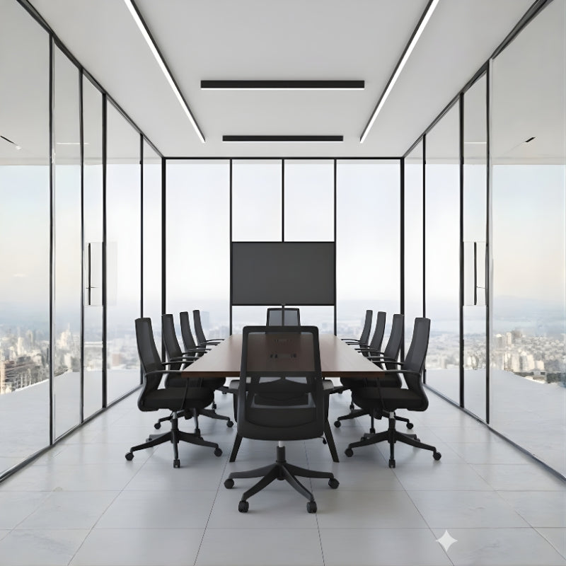 黑色網布高背辦公椅,可調頭枕與扶手,氣壓升降系統,360度旋轉輪,適合辦公室日常工作使用 Black mesh high-back office chair with adjustable headrest and armrests, gas lift system, 360-degree swivel casters, ideal for daily office work environments