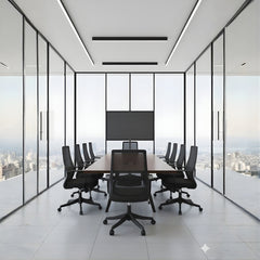 黑色網布高背辦公椅,可調頭枕與扶手,氣壓升降系統,360度旋轉輪,適合辦公室日常工作使用 Black mesh high-back office chair with adjustable headrest and armrests, gas lift system, 360-degree swivel casters, ideal for daily office work environments