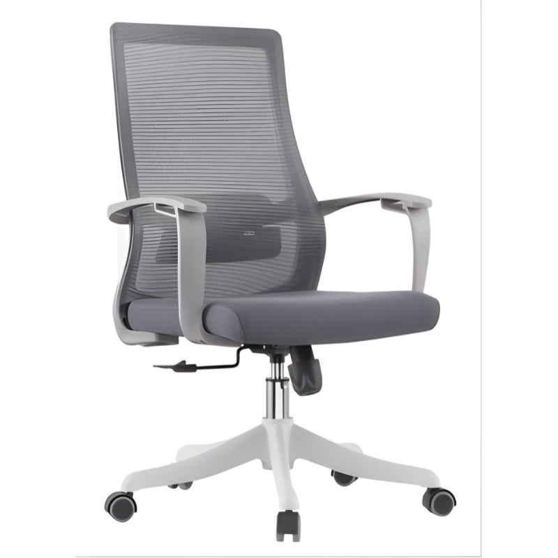 黑色網布高背辦公椅,可調頭枕與扶手,氣壓升降系統,360度旋轉輪,適合辦公室日常工作使用 Black mesh high-back office chair with adjustable headrest and armrests, gas lift system, 360-degree swivel casters, ideal for daily office work environments