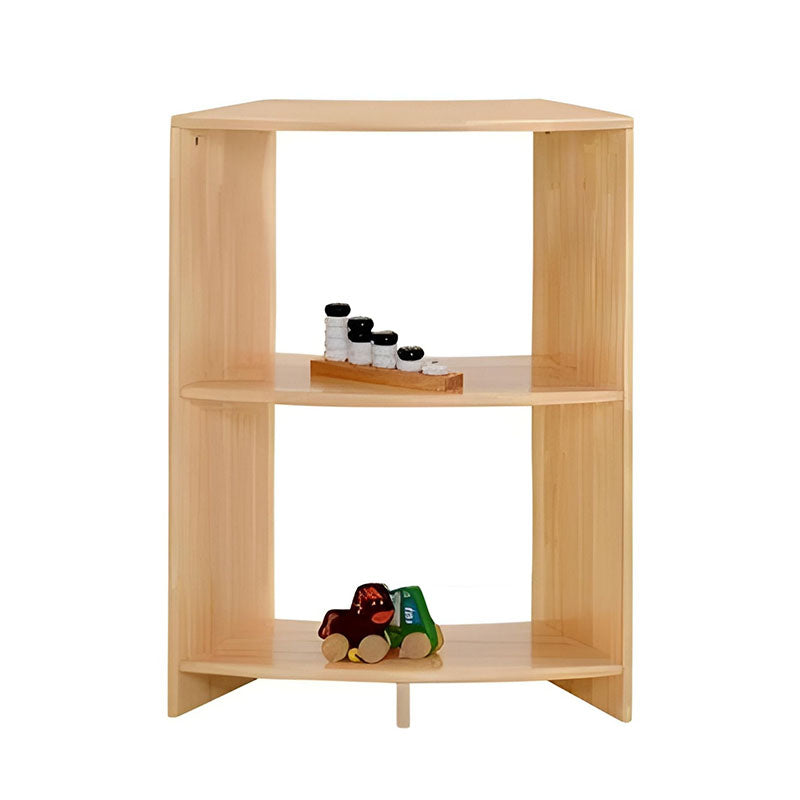 橡膠木兒童收納櫃組合,模塊化設計搭配多層書架、儲物門櫃,天然環保木質材料,適合幼兒園和家庭收納。Eco-friendly rubber wood kids' storage cabinet system featuring modular design with adjustable shelves and wooden storage doors, perfect for playrooms.