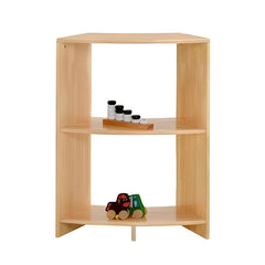 橡膠木兒童收納櫃組合,模塊化設計搭配多層書架、儲物門櫃,天然環保木質材料,適合幼兒園和家庭收納。Eco-friendly rubber wood kids' storage cabinet system featuring modular design with adjustable shelves and wooden storage doors, perfect for playrooms.