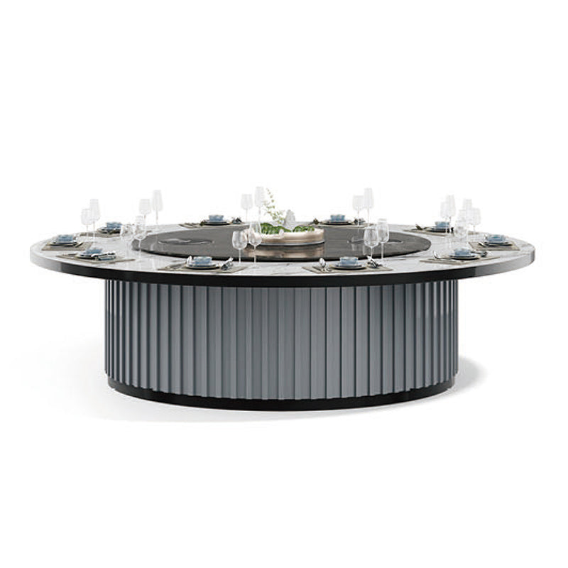 酒店包廂電動餐枱,宴會廳大圓枱,家居電動轉盤餐枱,豪華圓形設計配旋轉轉盤,周圍環繞優雅座椅,置於精緻室內空間,適合高端宴會用餐。Luxury hotel private room electric dining table with rotating turntable, surrounded by elegant chairs in a sophisticated interior, ideal for upscale banquets.electric rotating dining table Hong Kong,luxury sintered stone dining table,