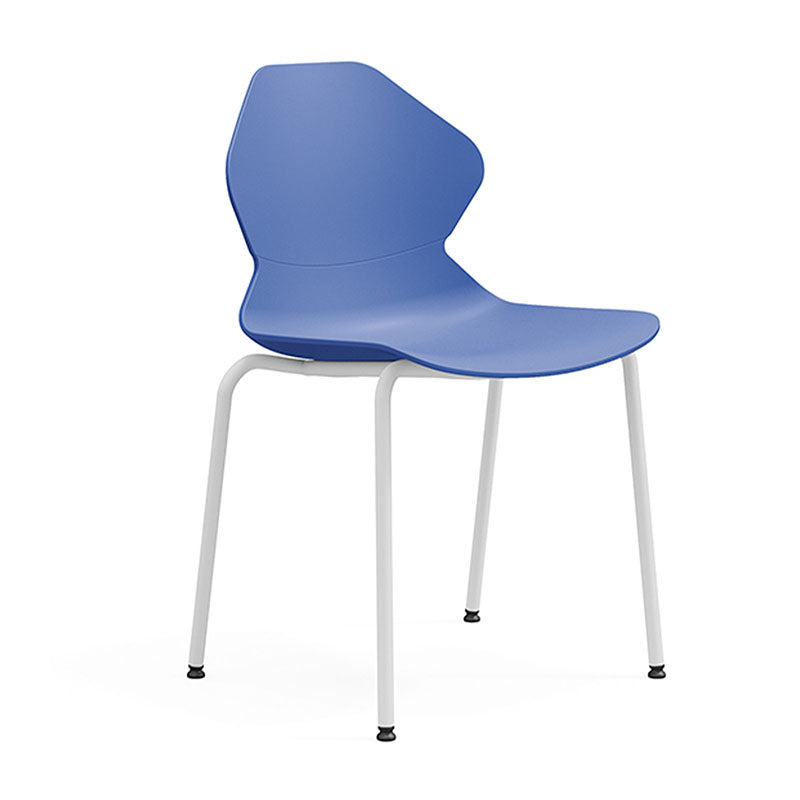 PP椅、聚丙烯椅、時尚餐椅、塑膠椅、北歐簡約、可堆疊、木質椅腿、PP聚丙烯材質、一體成型、輕量化設計、防水易清潔PP chair、polypropylene chair、modern dining chair、plastic chair、Scandinavian、stackable、wood legs,Fashionable PP chairs in assorted colors with wooden legs, showcased in modern environments including bars, cafes, offices, and kitchens, offering versatile and stylish seating options.