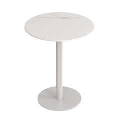 時尚圓形大理石小圓桌搭配兩張皮革餐椅,白色桌面、金色/黑色底座,適合咖啡廳與現代居家使用。Modern round marble bistro table with white top and gold/black pedestal base, paired with two leather dining chairs.