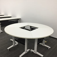時尚折疊式可組合培訓枱 Fashionable Folding Combination Training Desk 香港辦公室傢俬及設計工程中心 Branding Works Furniture & Office Design