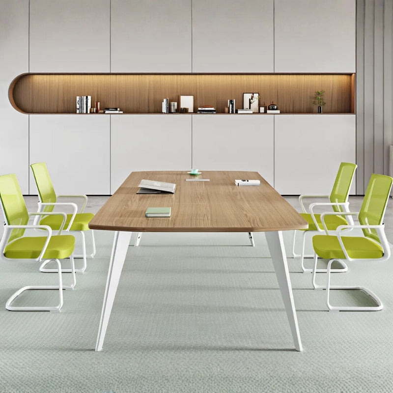 現代簡約會議桌配金屬腳架，適合創意辦公室傢俬及洽談區設計 Modern minimalist conference table with metal legs, suitable for creative office furniture and negotiation area design