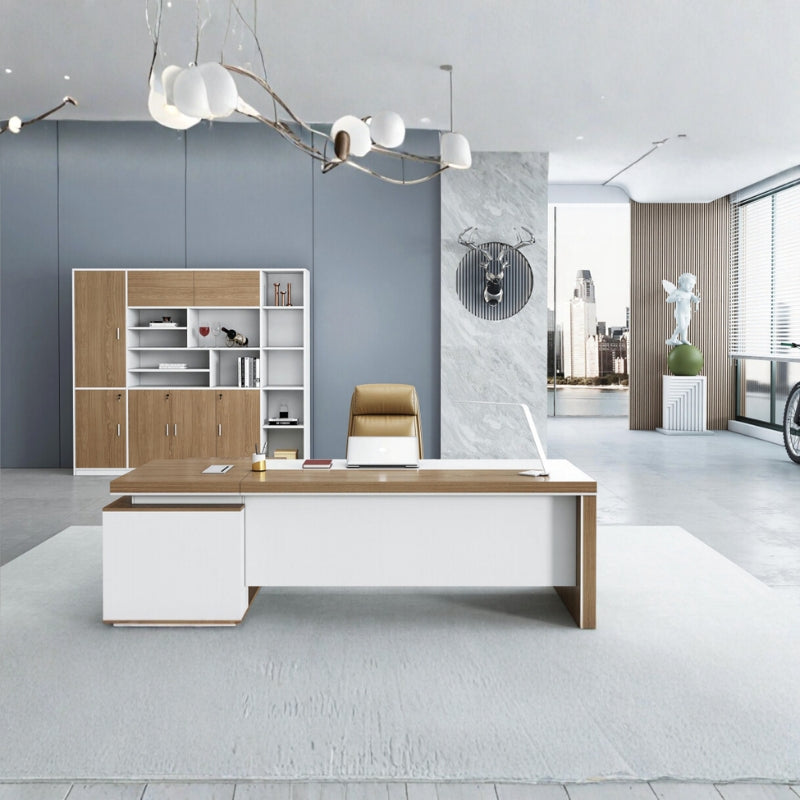 時尚寫字枱配木質面板，融合現代辦公室設計，附儲物架及工作座位，提供人體工學工作環境 Elegant modern office desk with wood panel features and storage shelving, offering ergonomic workspace design for contemporary office environments