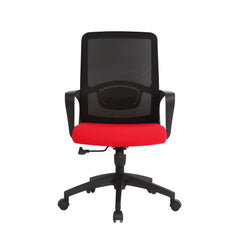 網布中背辦公椅，人體工學支撐設計，適合會議室和洽談區使用。 The mesh back office chair features an ergonomic support design, suitable for use in meeting rooms and negotiation areas.