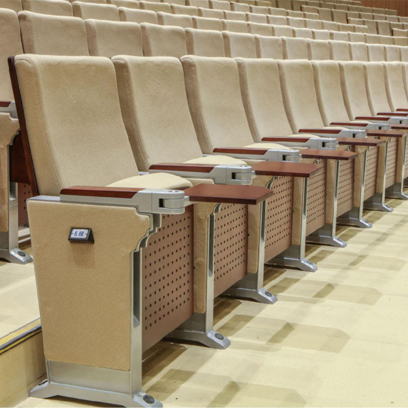 高級禮堂椅，紅布套升降靠背設計，配合鋁合金椅架，廣泛應用於演講廳、會議室、劇院等場景，提供舒適的觀看體驗。Premium auditorium seating chair with red upholstered backrest, aluminum frame structure. Ideal for theaters, conference halls, and lecture venues. Ergonomic design for optimal viewing comfort.