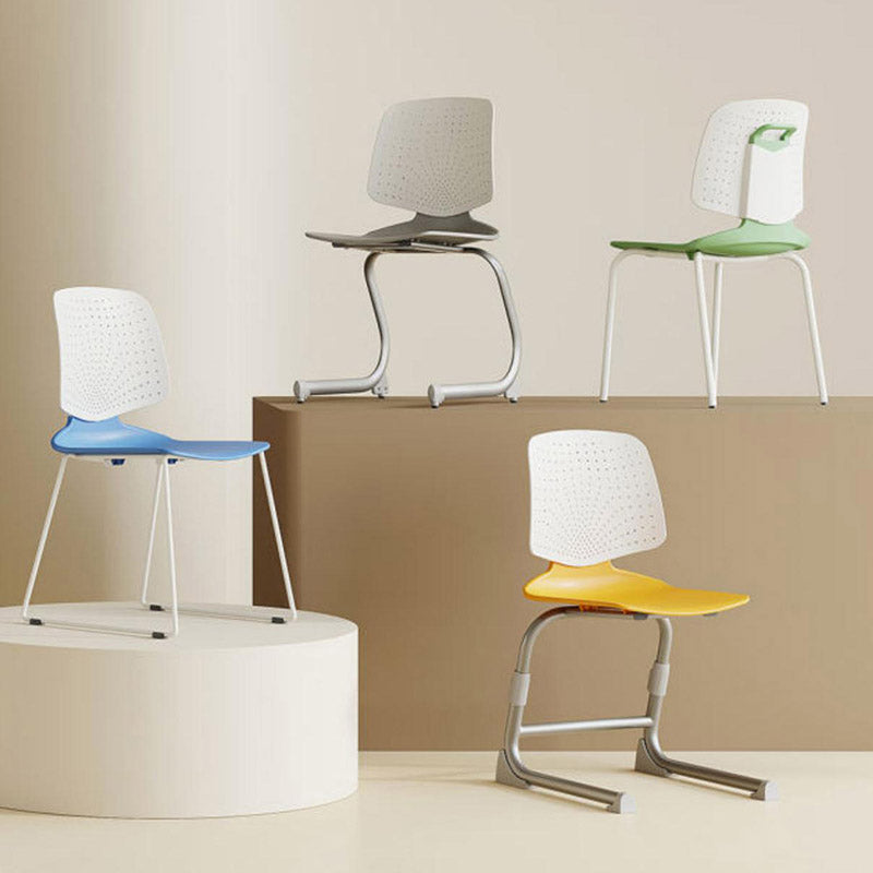 高級學生課椅多色選擇系列，包含藍、綠、黃、灰色款式，透氣防滑設計，符合人體工學，適合各類學校課室使用的堆疊椅。Premium student chair collection in multiple colors—blue, green, yellow, grey—featuring breathable perforated back, ergonomic design, and stackable structure for schools.