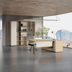 高級單人主管辦公台，光木色檯面配白色儲物櫃，現代簡約設計，適合香港寫字樓及主管房，提升辦公室專業形象Premium single executive desk with light wood top and white storage cabinets, modern minimalist design for professional Hong Kong offices and executive rooms