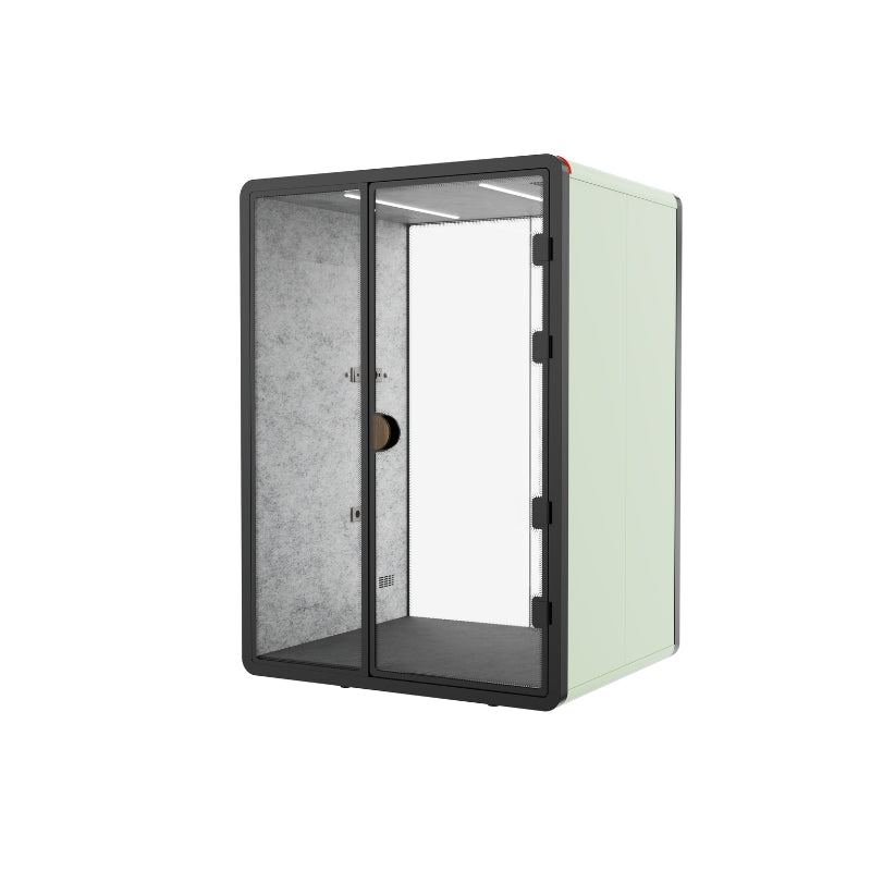 現代辦公室靜音艙，單人電話亭式隔音倉，配備透明鋼化玻璃門、內置LED照明及吸音棉隔音艙，提供私密隔音工作間適合視像會議及專注工作 Modern silent office cubicle, single-person telephone booth-style soundproof cabin, equipped with transparent tempered glass doors, built-in LED lighting and sound-absorbing cotton soundproof cabin, providing a private soundproof workspace suitable for video conferences and focused work.