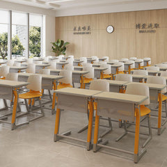 高級鋁合金課桌椅現代教室佈置，多套學生桌椅整齐排列，採用人體工學設計，適合學校培訓課室傢俬。Premium aluminum alloy school desk and chair set displayed in modern classroom layout, ergonomic design for students learning environment.