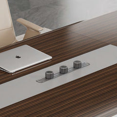 豪華弧形會議桌配中央電源系統,金色金屬邊框搭配流線型底座設計,打造高端商務空間Luxury curved conference table with central power system, gold metal trim and streamlined base design for premium business space