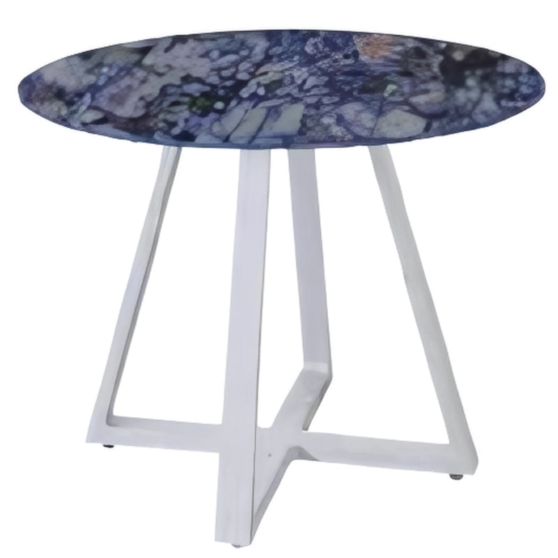 北歐風格灰色藤編戶外休閑沙發，搭配淺藍色座墊和米色靠枕，圓弧形鋁合金框架設計，適合露台花園使用的防水防曬時尚傢俬。Nordic style gray rattan outdoor leisure sofa with light blue cushions and beige pillows, curved aluminum frame design, waterproof furniture ideal for terrace and garden use.