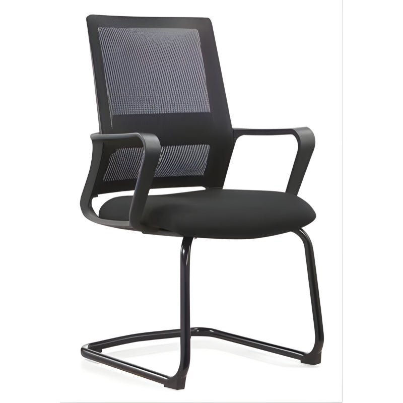 黑色中背網布辦公椅，黑色扶手和座墊，人體工學支撐，360度旋轉輪椅，透氣網布材質，適用於現代辦公室 Black mesh back office task chair with padded seat, ergonomic support, 360-degree swivel casters, breathable mesh, suitable for contemporary offices and remote work spaces