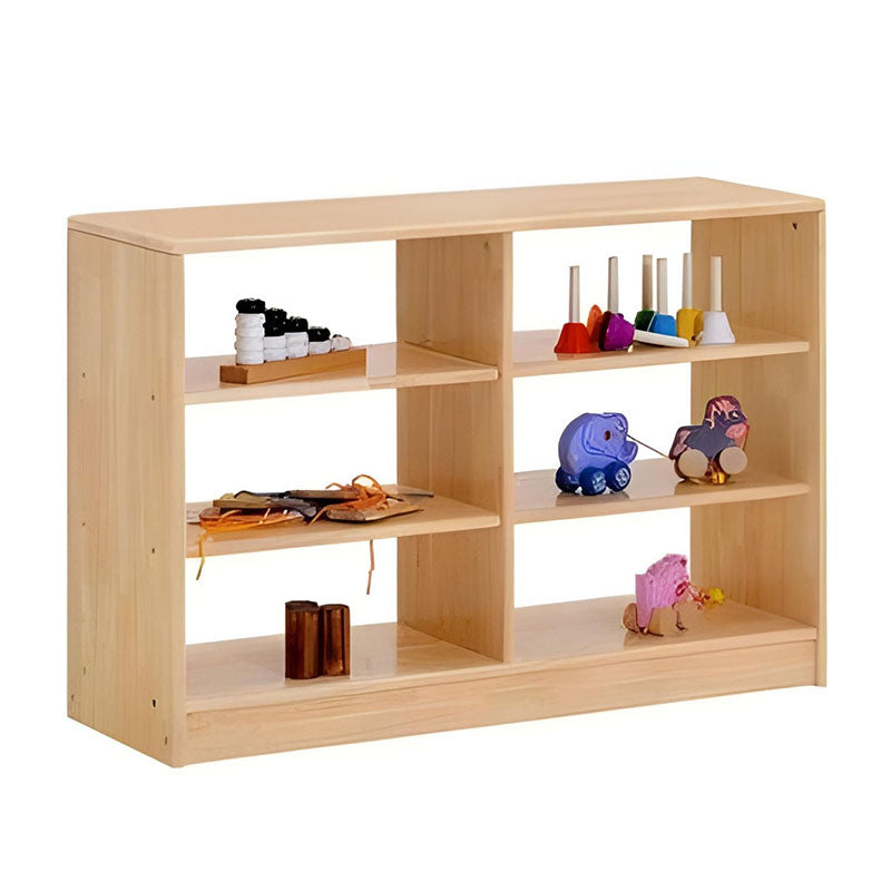 木質收納櫃，中等尺寸雙排設計，原木色櫃體，配備多個開放式層板，放置編織收納盒、書籍和彩色布料，適用於兒童房間和幼兒園教室收納。Medium-sized wooden storage cabinet with dual-section open shelving, natural wood finish featuring woven storage baskets, books and colorful textiles, perfect for children's rooms and classroom storage needs.