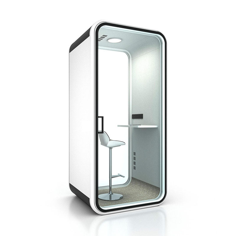 現代靜音辦公艙的多種尺寸展示，包括大型會議艙，和單人電話艙，以渲染圖、線框圖及辦公環境應用呈現，強調隔音與隱私設計。Modern soundproof office pods in various sizes, featuring a large meeting booth，and single-person phone booth, displayed in renders, line drawings, and office settings for acoustic privacy.