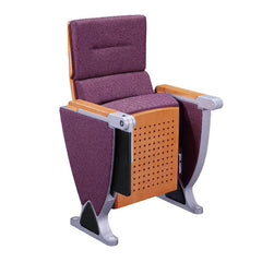 高級禮堂椅，紅布套升降靠背設計，配合鋁合金椅架，廣泛應用於演講廳、會議室、劇院等場景，提供舒適的觀看體驗。Premium auditorium seating chair with red upholstered backrest, aluminum frame structure. Ideal for theaters, conference halls, and lecture venues. Ergonomic design for optimal viewing comfort.