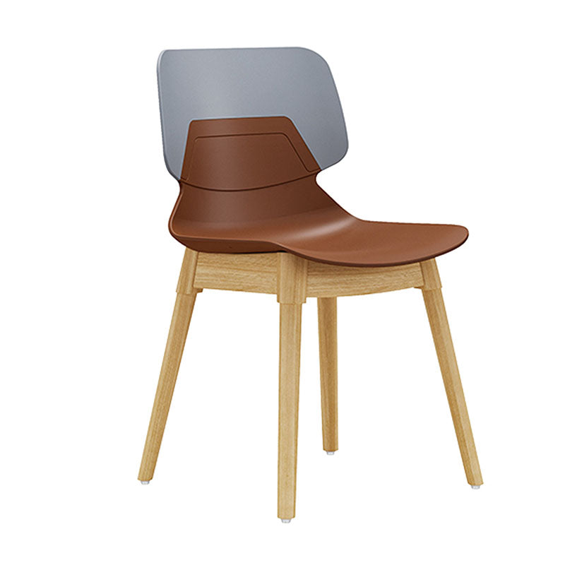 PP椅、聚丙烯椅、時尚餐椅、塑膠椅、北歐簡約、可堆疊、木質椅腿、PP聚丙烯材質、一體成型、輕量化設計、防水易清潔PP chair、polypropylene chair、modern dining chair、plastic chair、Scandinavian、stackable、wood legs，Fashionable PP chairs in assorted colors with wooden legs, showcased in modern environments including bars, cafes, offices, and kitchens, offering versatile and stylish seating options.