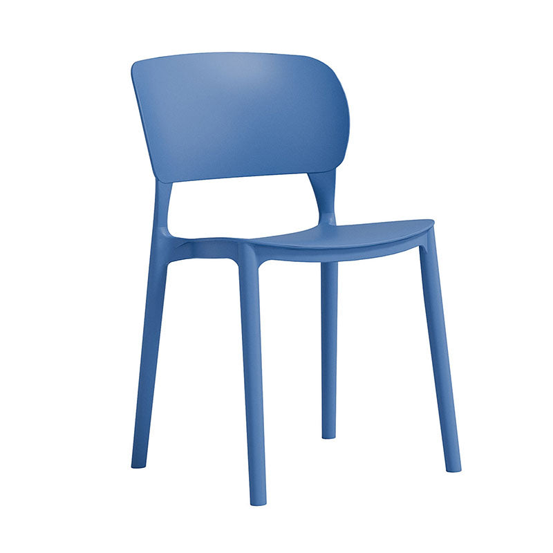 PP椅、聚丙烯椅、時尚餐椅、塑膠椅、北歐簡約、可堆疊、木質椅腿、PP聚丙烯材質、一體成型、輕量化設計、防水易清潔PP chair、polypropylene chair、modern dining chair、plastic chair、Scandinavian、stackable、wood legs，Fashionable PP chairs in assorted colors with wooden legs, showcased in modern environments including bars, cafes, offices, and kitchens, offering versatile and stylish seating options.