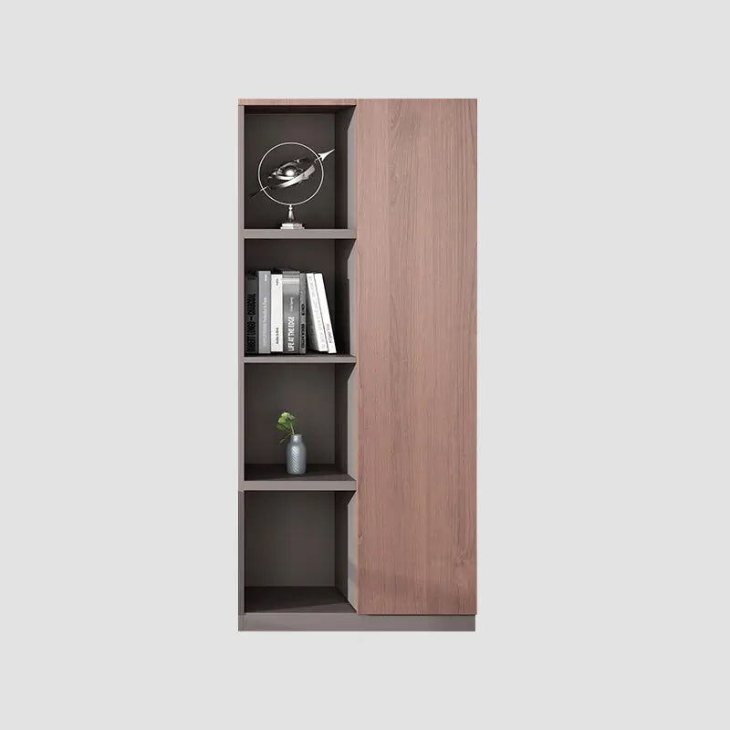 多格儲物木製櫃展示四層收納空間，擺放書籍和裝飾品，採用優質木材製成，適合現代家居擺設